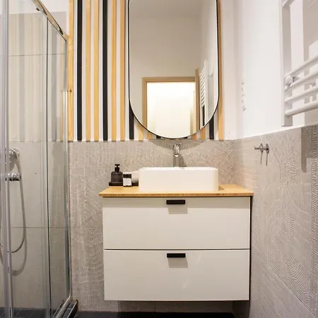 Rozsa - Jeremy Apartment Budapest